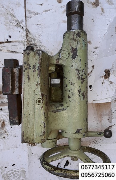 бабка задняя станок 1а616, станок токарно винторезный 1а616, пиноль не болтается , люфтов нет, комплектная задняя бабка 1а616, запчасти 1а616, коробка станок 1а616, патрон токарный